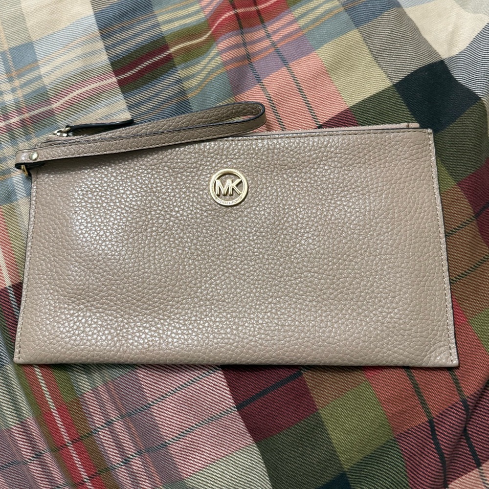 Michael Kors wristlet wallet tan color